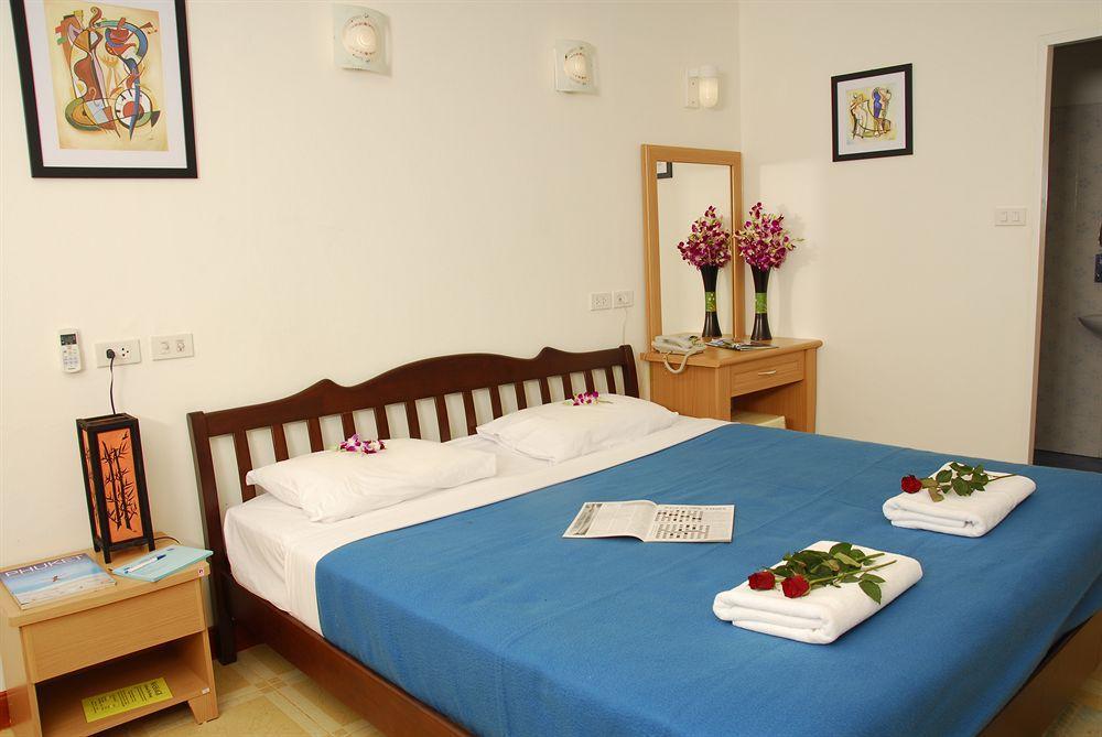 The Expat Hotel Patong Εξωτερικό φωτογραφία