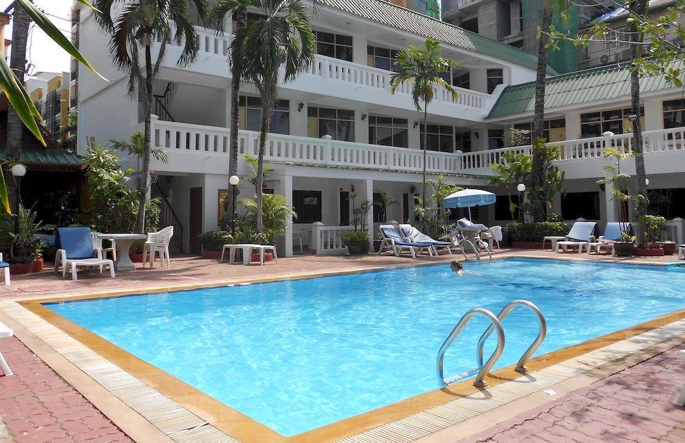 The Expat Hotel Patong Εξωτερικό φωτογραφία