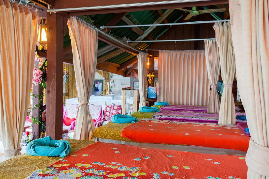 The Expat Hotel Patong Εξωτερικό φωτογραφία