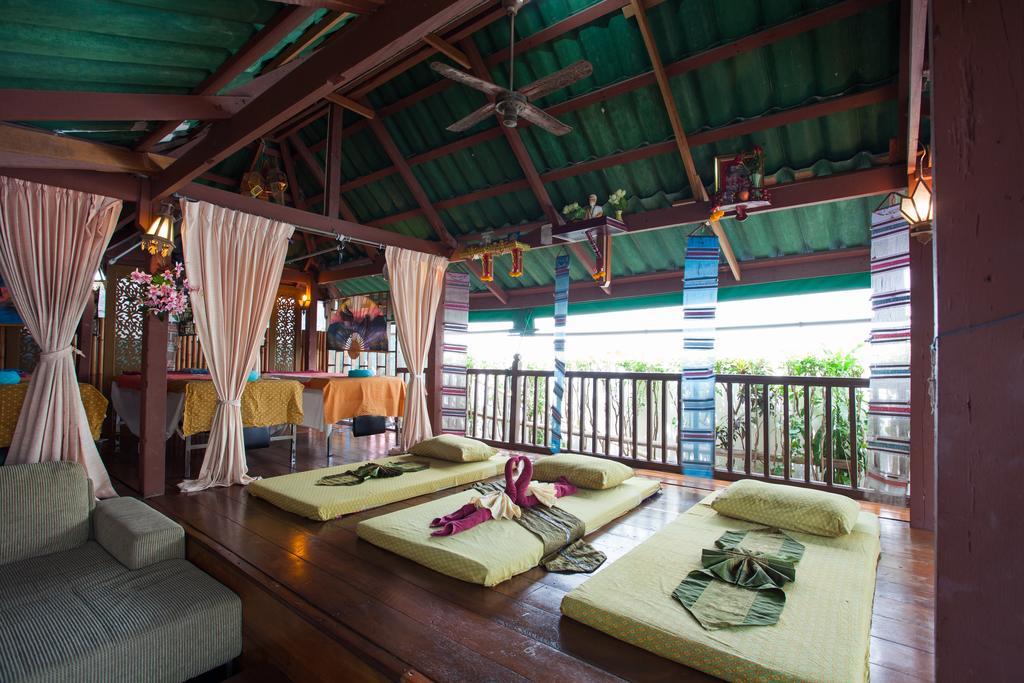 The Expat Hotel Patong Εξωτερικό φωτογραφία