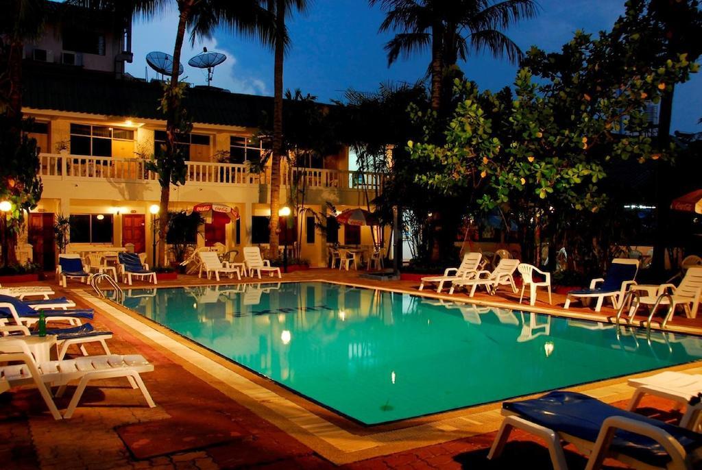 The Expat Hotel Patong Εξωτερικό φωτογραφία