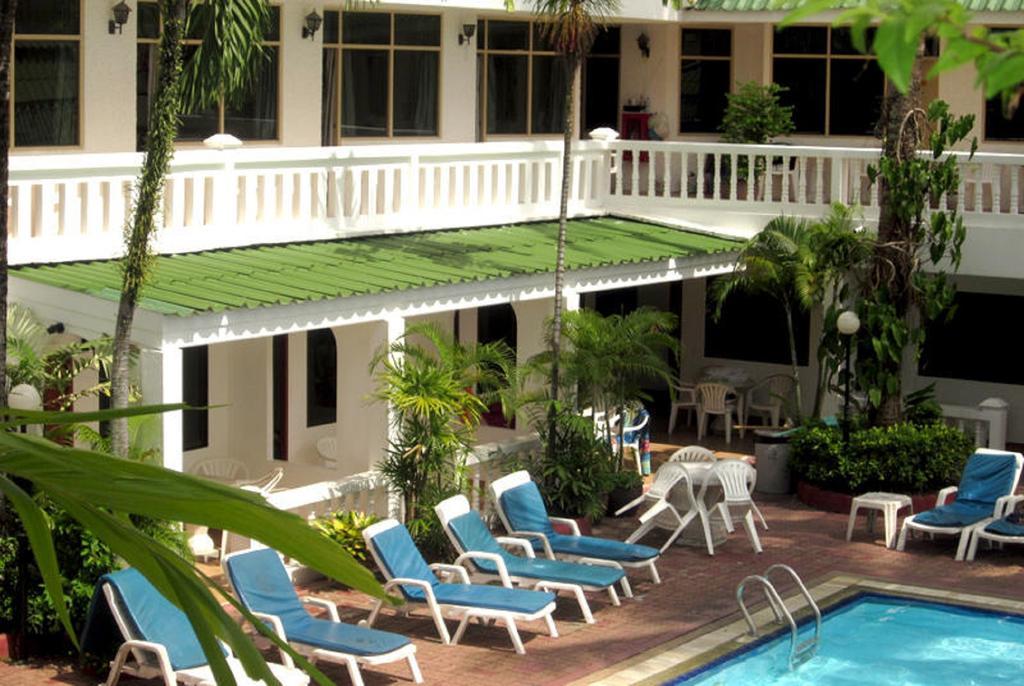 The Expat Hotel Patong Εξωτερικό φωτογραφία