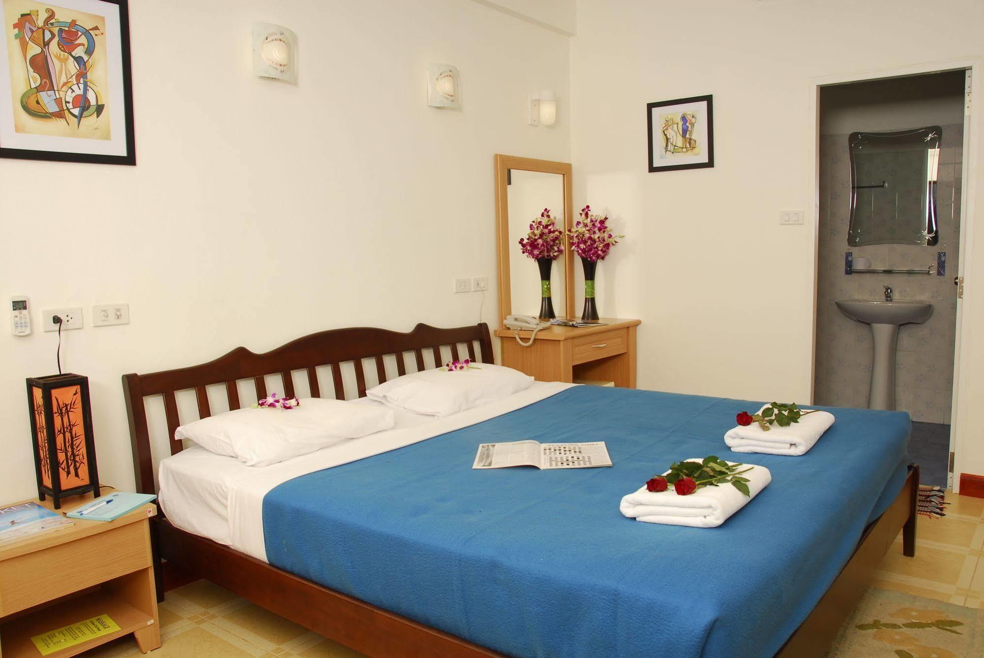 The Expat Hotel Patong Εξωτερικό φωτογραφία
