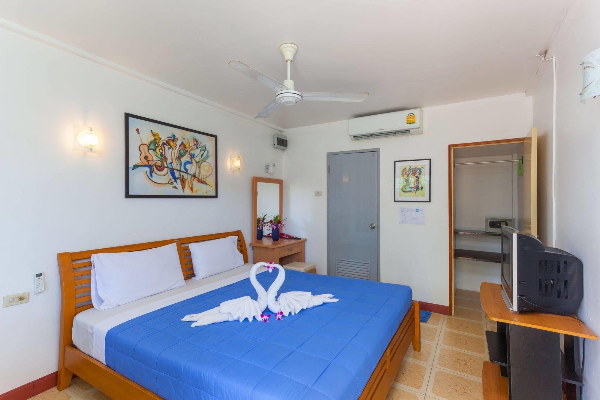 The Expat Hotel Patong Εξωτερικό φωτογραφία
