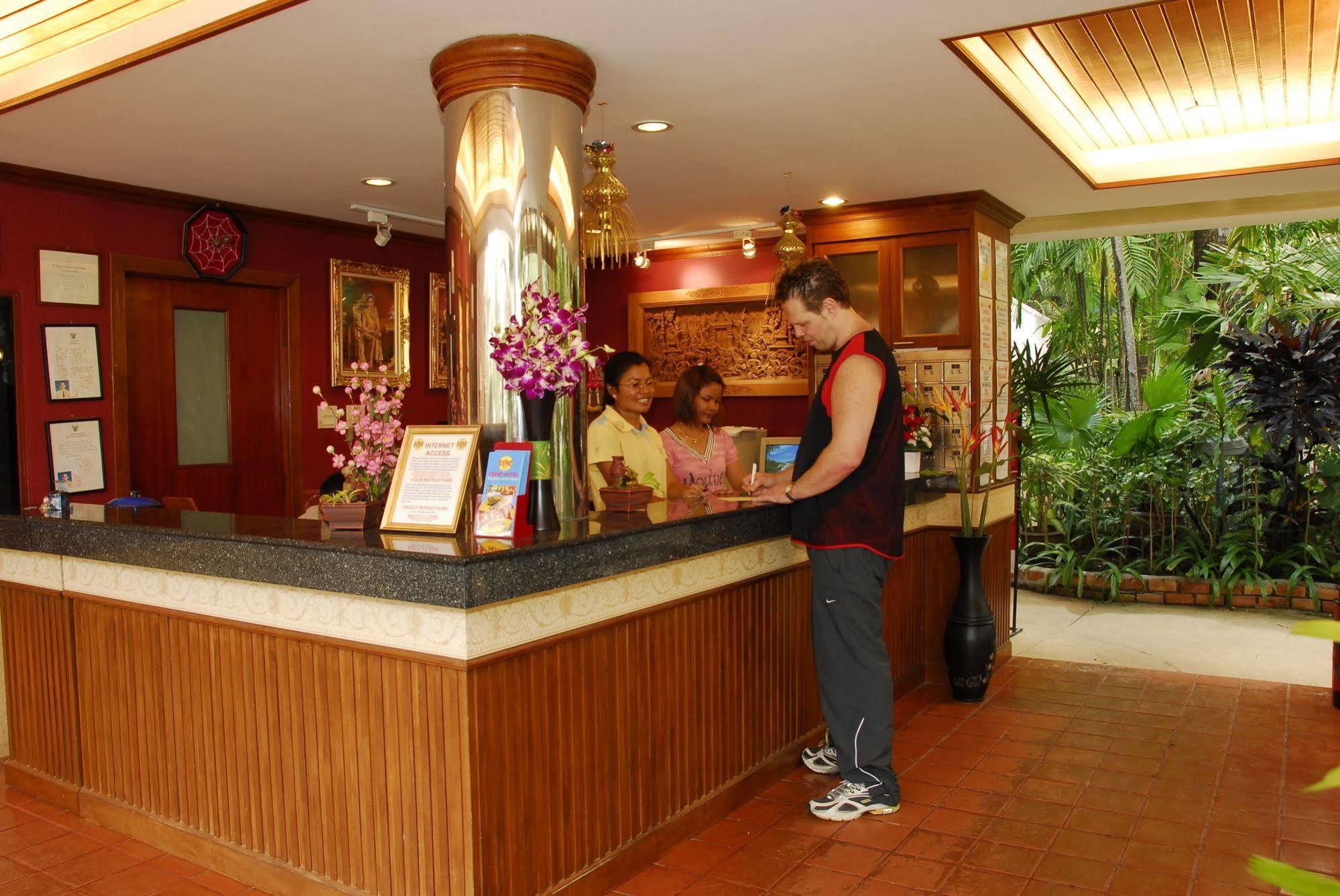 The Expat Hotel Patong Εξωτερικό φωτογραφία
