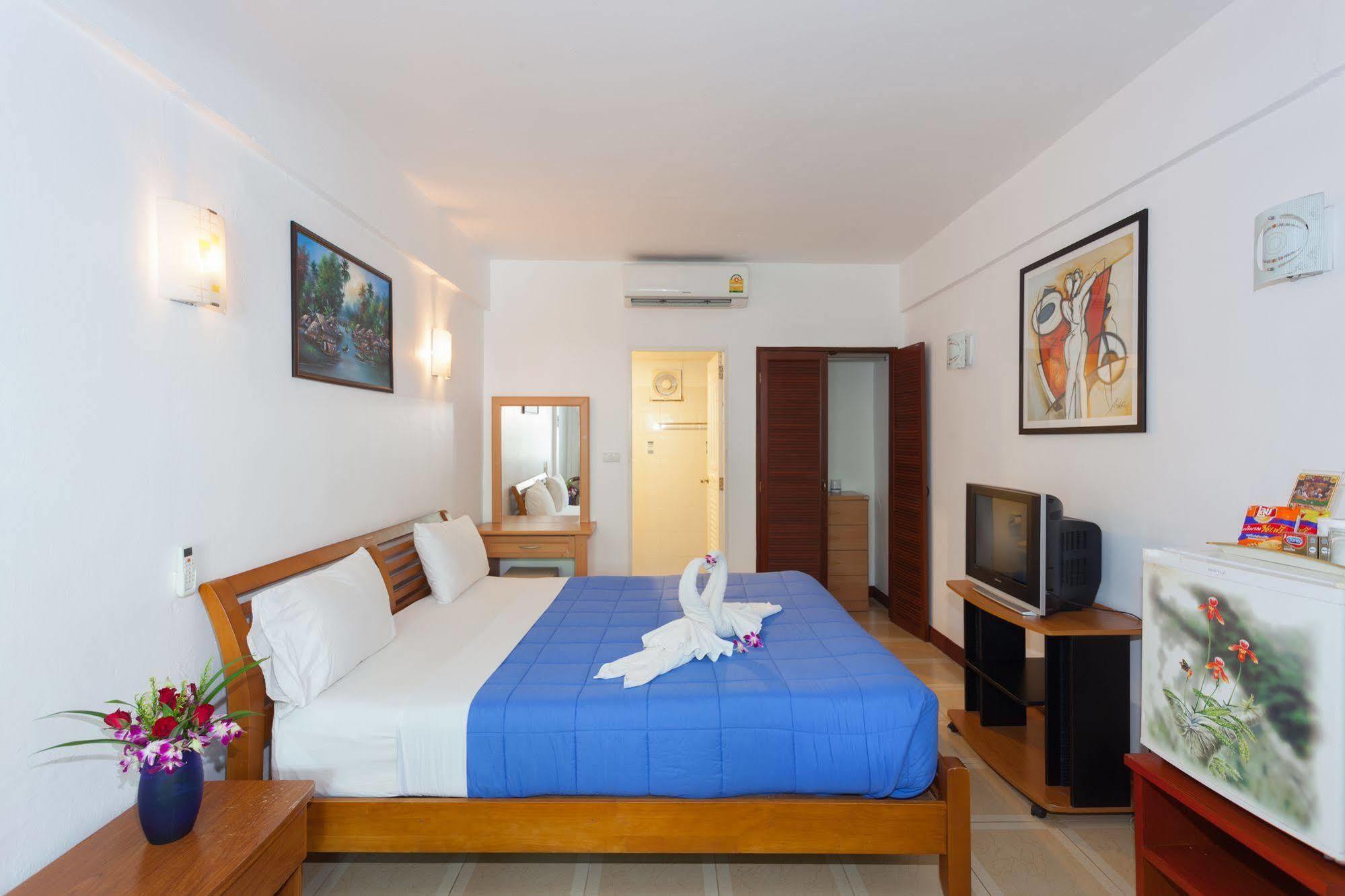 The Expat Hotel Patong Εξωτερικό φωτογραφία