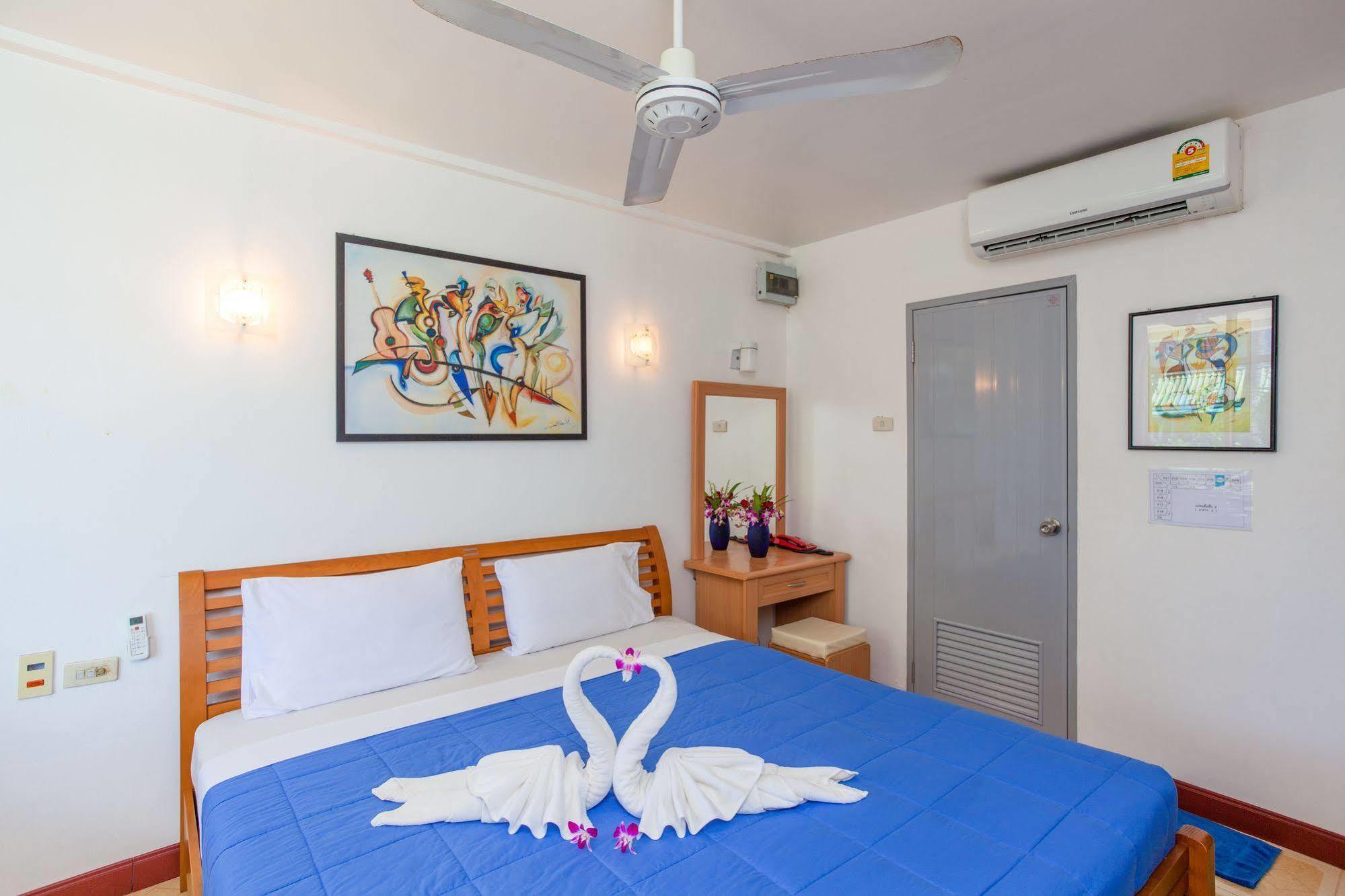 The Expat Hotel Patong Εξωτερικό φωτογραφία